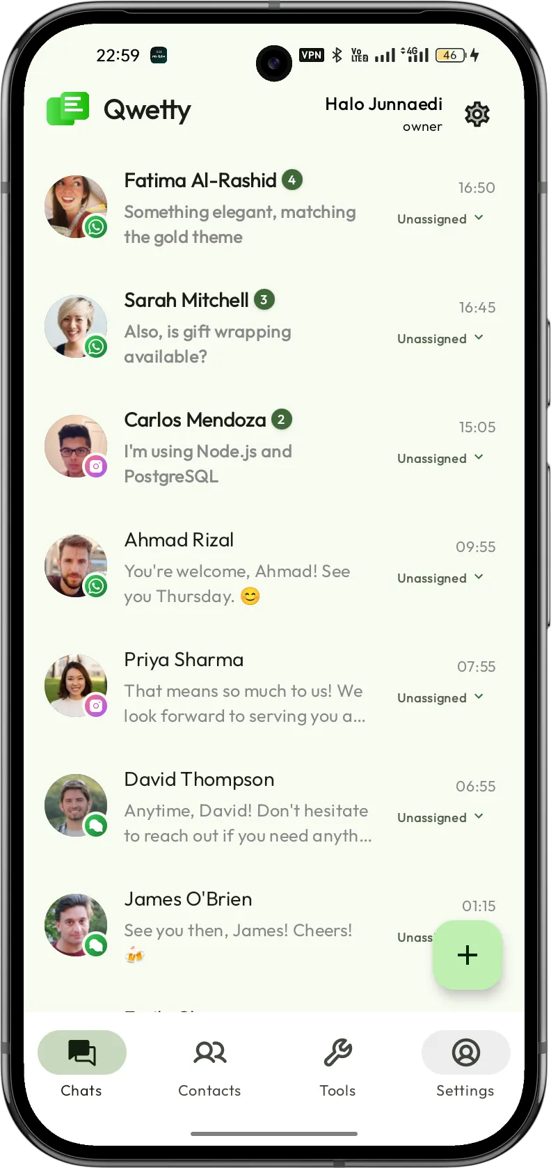 Aplikasi mobile Qwetty buatan CSD — daftar percakapan pelanggan lintas WhatsApp dan Instagram
